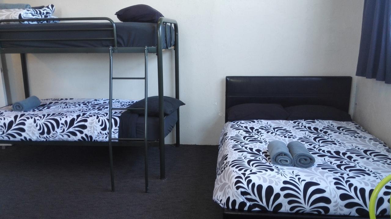 Mountain Jade Backpackers,Private Rooms & Studios هوكيتيكا المظهر الخارجي الصورة