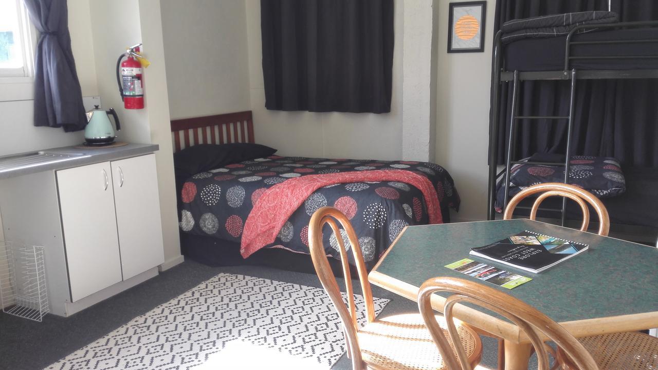 Mountain Jade Backpackers,Private Rooms & Studios هوكيتيكا المظهر الخارجي الصورة