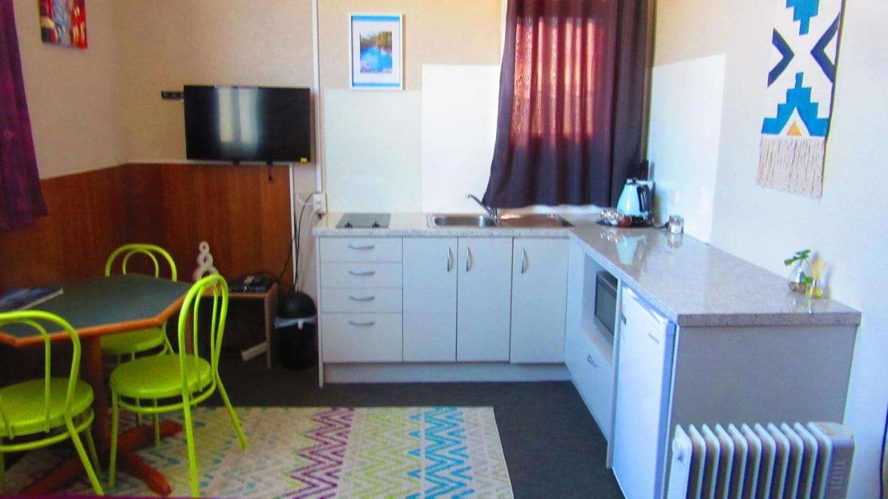 Mountain Jade Backpackers,Private Rooms & Studios هوكيتيكا المظهر الخارجي الصورة